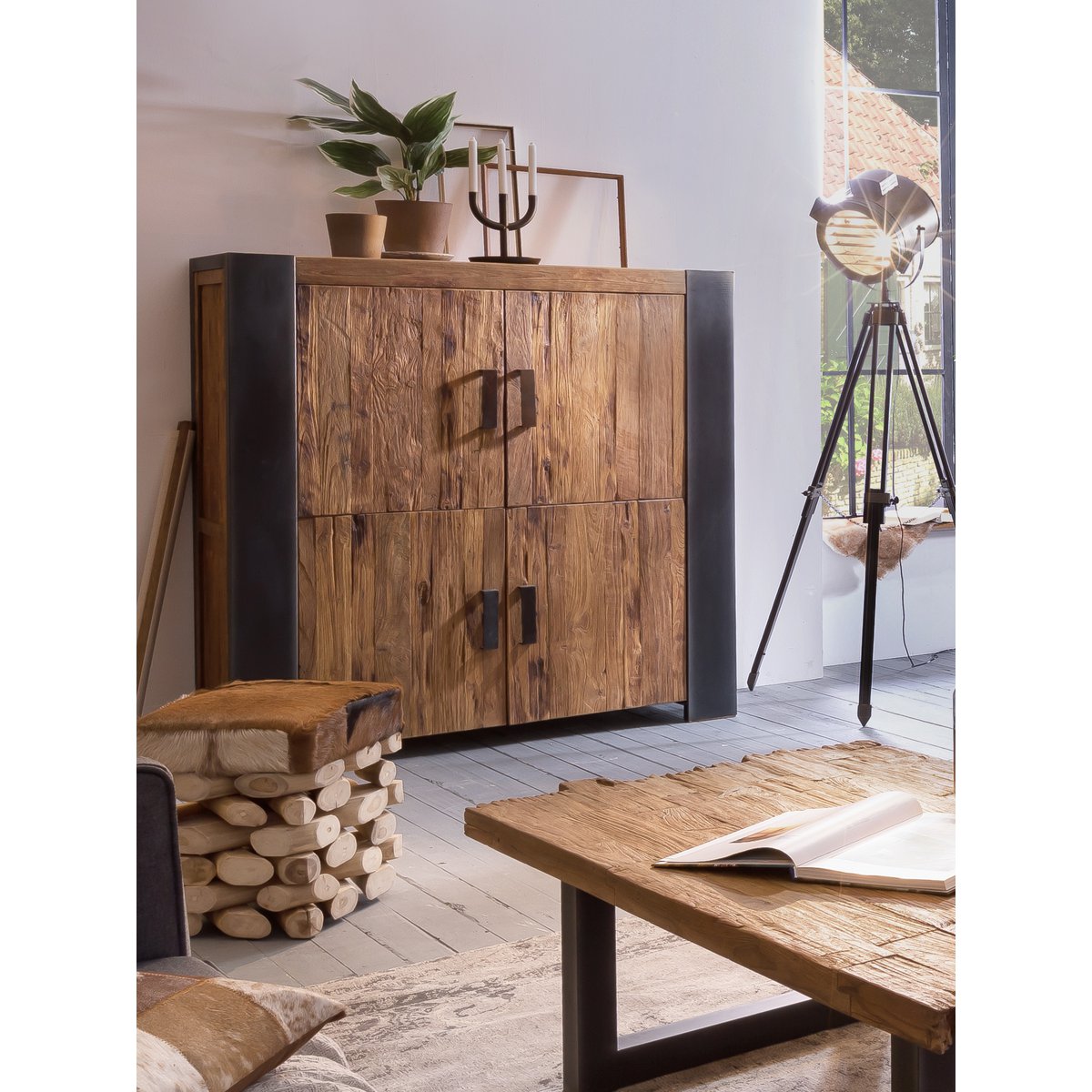 Highboard