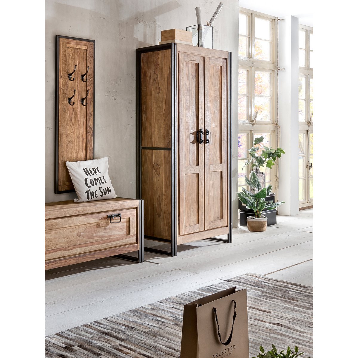 Garderobenschrank