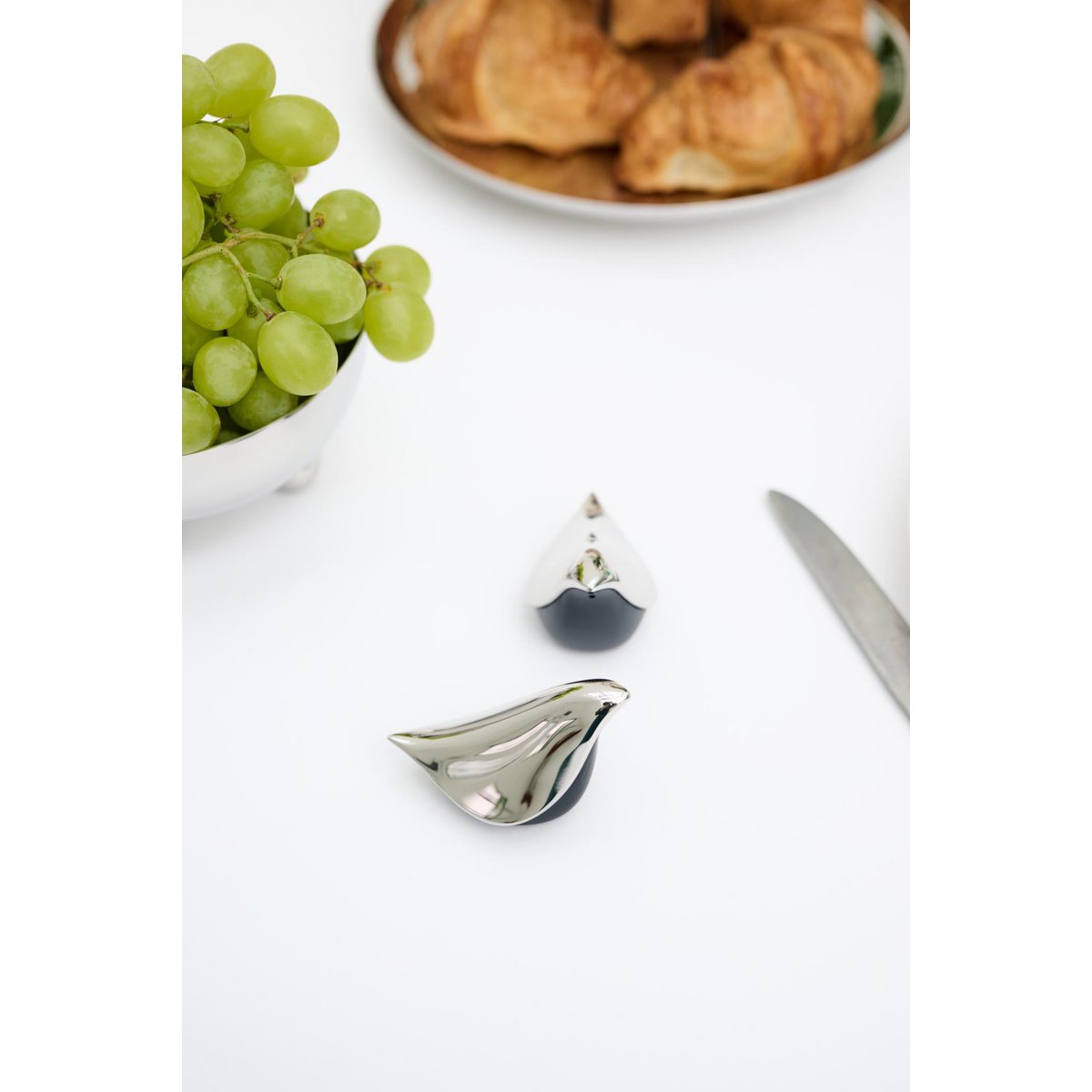 EDZARD Salz- & Pfefferstreuer Dove, edel versilbert, anlaufgeschützt, Höhe 6 cm